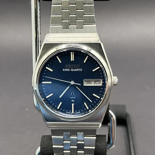 Seiko King Seiko — Red dial, steel case