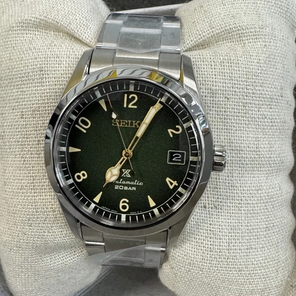Seiko Prospex — Green dial, steel case